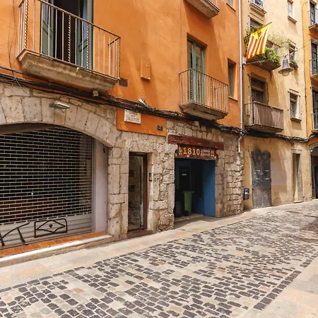 Bravissimo Calderers L'aliga, In The Barri Vell Apartament